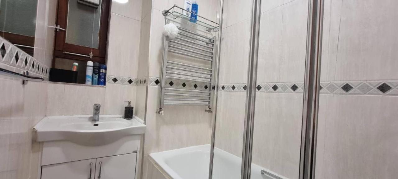 Entire Flat In King's Cross Apartment *